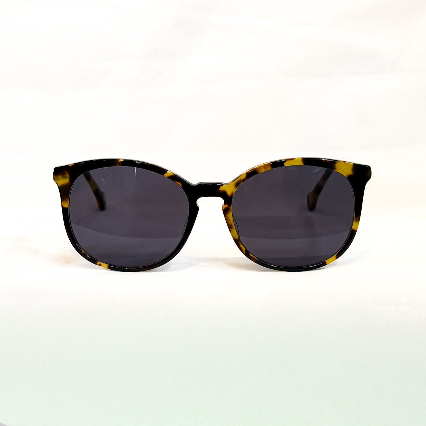 VN-019  Spaight St べっ甲柄